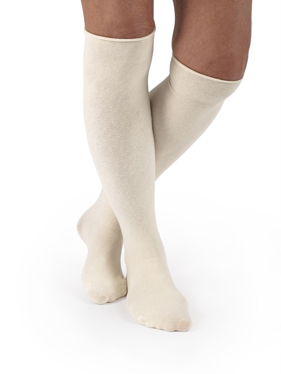 Female wearing non-compressive cotton socks