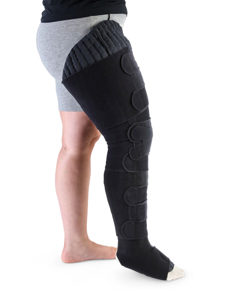Female wearing the MCE CHIPFLOW STANDARD FULL LEG in BLACK