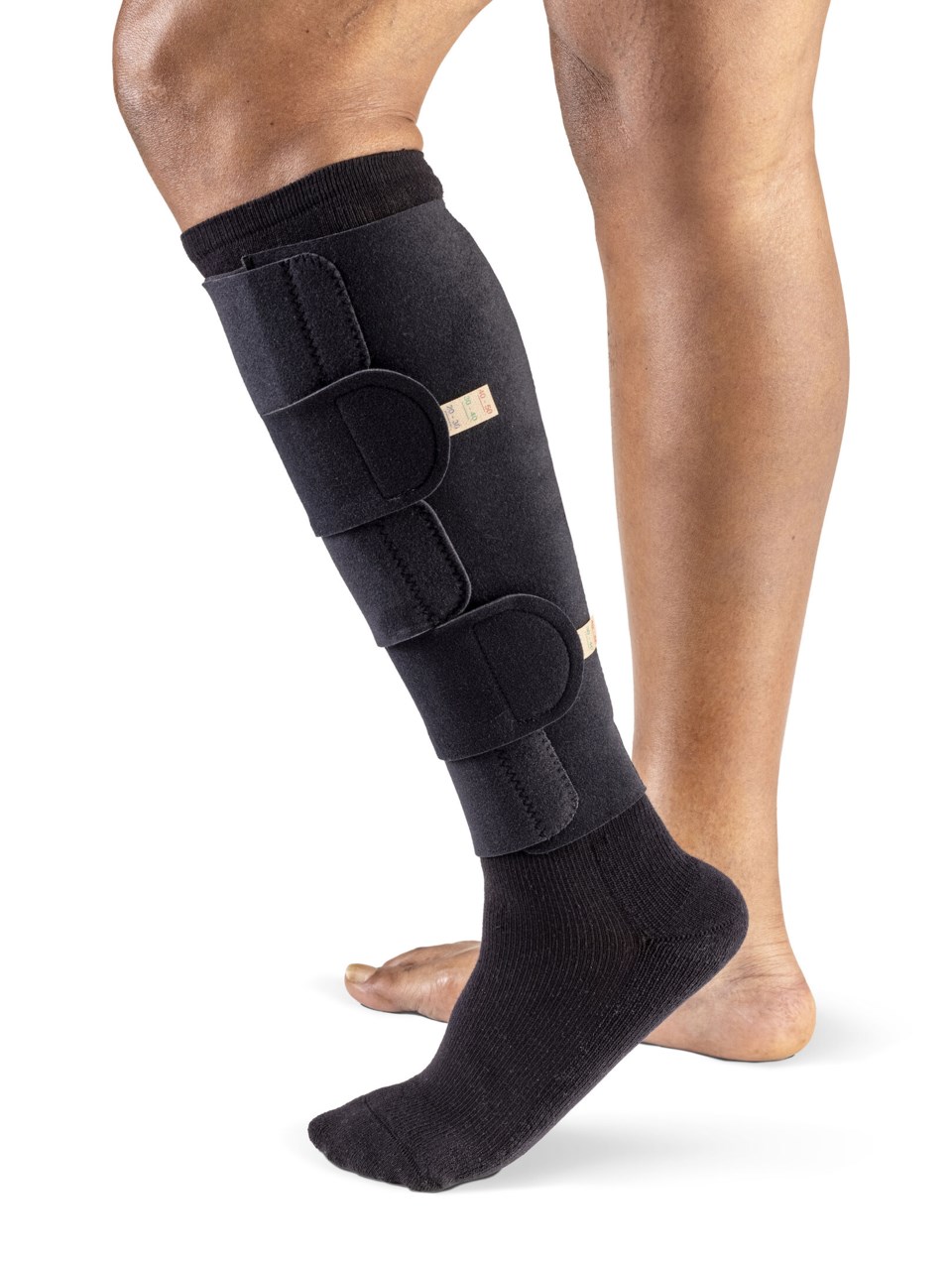 Male wearing the COMPREFLEX TRANSITION CALF in BLACK
